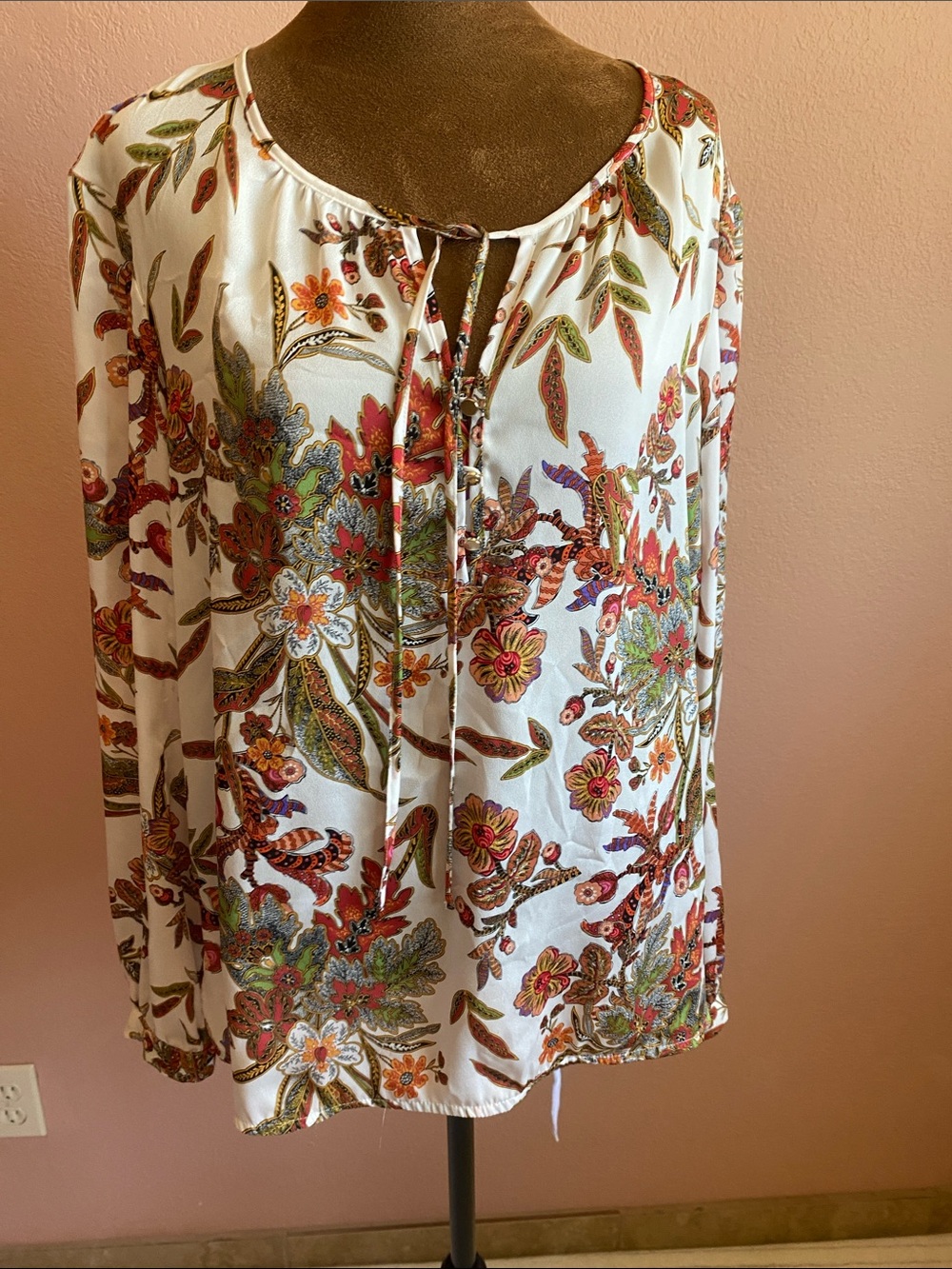 LIZ CLAIBORNE Petite White Floral Tie-Neck Blouse